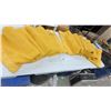 Image 1 : 2 Pure Laine Vierge Golden Yellow Virgin Wool Blankets with Satin Binding