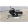 Image 1 : Mastercraft 5" Bench Vise with Swivel Base