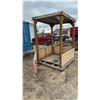Image 4 : Wood Shelter 66 x 66 x 91