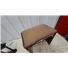 Image 3 : Vanity Stool and Desk Lamp