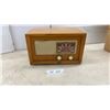 Image 1 : Northern Electric Vintage Wooden Tabletop Am Radio