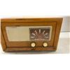 Image 4 : Northern Electric Vintage Wooden Tabletop Am Radio