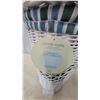 Image 3 : White Willow Laundry Hamper with Lid and Double-Sided Liner, 17" X 11 1/2" X 23 1/4"