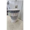 Image 4 : White Willow Laundry Hamper with Lid and Double-Sided Liner, 17" X 11 1/2" X 23 1/4"