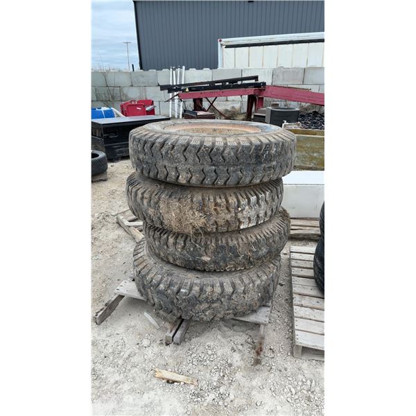 4 Truck Tires and Rims 9.00-20