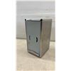 Image 5 : Wicker Basket, 2 Finger Glass Jugs, Napkin Dispenser, 90210 Memorabilia and More