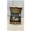 Image 5 : Kodak Brownie 8 Movie Projector Model 10 with Original Carrying Case