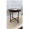 Image 1 : Antique Round Side Table with Barley Twist Legs, 22 x 21"