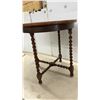 Image 4 : Antique Round Side Table with Barley Twist Legs, 22 x 21"