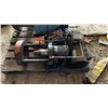 Image 6 : Vickers T-J Cylinders Hydraulic Crimping Press with Leeson 1hp Motor
