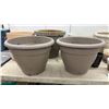 Image 2 : Assorted Ceramic and Plastic Planters and Flowerpots, Various Sizes