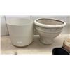Image 4 : Assorted Ceramic and Plastic Planters and Flowerpots, Various Sizes
