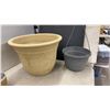 Image 8 : Assorted Ceramic and Plastic Planters and Flowerpots, Various Sizes