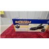 Image 6 : Corgi 2000 DC Comics Batmobile 1:18th Scale Die-Cast Vehicle in Box