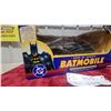 Image 3 : Corgi 2000 DC Comics Batmobile 1:18 Scale Die-Cast Vehicle with Box