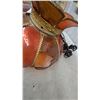 Image 4 : Amber Slag Glass Tulip-Style Hanging Lamp with Brass One Panel Broken