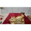 Image 2 : United Brass Figural Mantel Clock with Cherub and Fence Design