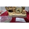 Image 4 : United Brass Figural Mantel Clock with Cherub and Fence Design
