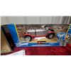 Image 2 : Burago 1:18 Scale Disney Goofy Mercedes-Benz SSKL and Volkswagen New Beetle