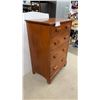 Image 2 : Vintage Maple Four-Drawer Chest of Drawers with Wood Pulls 30 x 19 x 43
