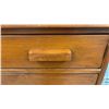 Image 5 : Vintage Maple Four-Drawer Chest of Drawers with Wood Pulls 30 x 19 x 43