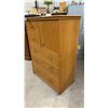 Image 2 : Oak Gentleman's Chest with Cabinet and Brass Drawer Pulls 20 x 39 x 53