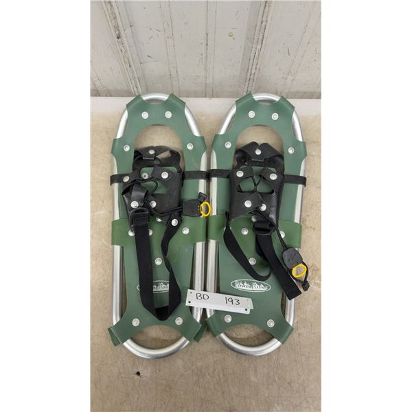 Powder Ridge 18" Snowshoes, Good Condition