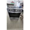 Image 1 : Whirlpool Stainless Steel Slide-In Electric Range with Glass Cooktop