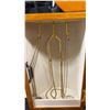 Image 6 : Wooden Jewelry Box with Mirror, Assorted Rings, Necklaces, Earrings, Brooches, and More
