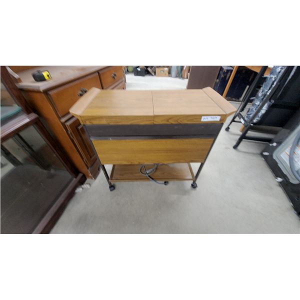 Rolling Projecter Stand with Casters 27 x 32 x 15"