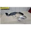 Image 1 : Neck and Shoulder Massager with Heat and Two Stainless Steel Pet Bowls