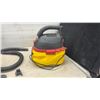 Image 2 : Stinger 2.5-Gallon Wet/Dry Vacuum, 1.75 HP, with Hose, Attachments, Manual