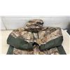 Image 5 : Realtree Xtra Camo Insulated Hunting Jacket with Hood and Fleece Zip-Up Sweater, Size XL