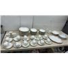 Image 1 : Apropos Bridgehampton Fine China Dinnerware Set, 66 Pieces