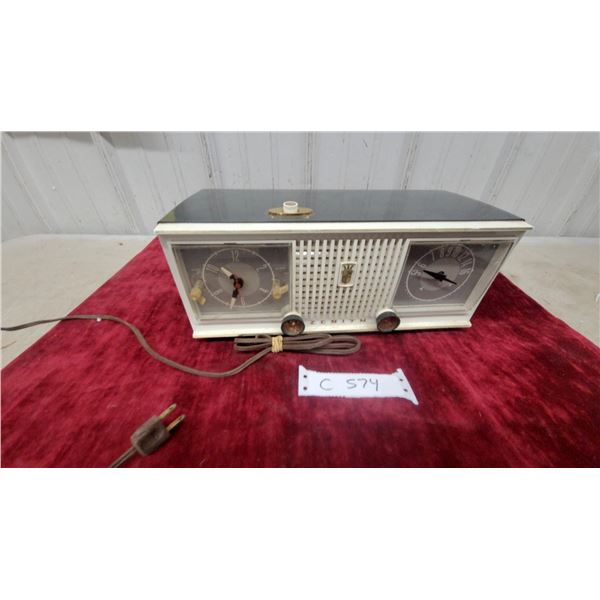 Zenith Clock Radio with Am Tuner Dial Vintage