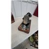 Image 3 : Singer Model 99K Electric Sewing Machine with Portable Wooden Case