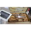 Image 4 : Crown Sheffield Stainless Steel Carving Set and Steak Knives with Horn Handles