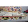 Image 8 : NHL Power Play Electric Hockey Game No. 540 by Eagle Toys with Original Box and Players