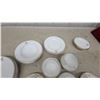 Image 5 : White Porcelain Dinnerware Set with Gold Rim and Napoleon Bee Emblem, 30 Pieces Ready Oyal Tuscan