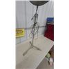 Image 4 : Electrohome Model 2400 Pedestal Fan, 115-Volt, Made in Canada