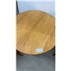 Image 3 : Oak Round Dining Table with Leaf and Four Spindle Back Chairs
