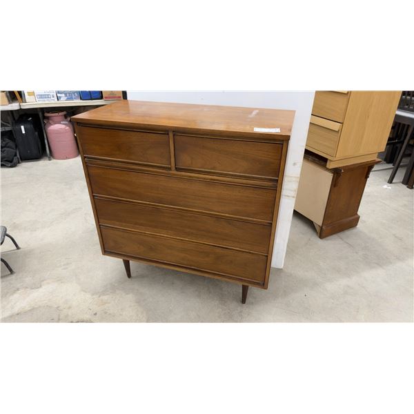 Mid-Century Modern Walnut Five-Drawer Highboy Dresser with Tapered Legs 41 x 19 x 42