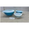 Image 1 : Pyrex Blue Horizon and Solid Blue Cinderella Mixing Bowls Set of Three