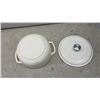 Image 7 : Copper Chef 12" Square Griddle and White Enameled Cast Iron Dutch Oven with Lid