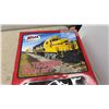 Image 7 : Atlas Ho Trainman Train Set with Locomotive, Rolling Stock, Track, and More