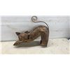 Image 4 : Vintage Bronze Golfer Statue, Copper Cat Sculpture, Brass Bell, and More