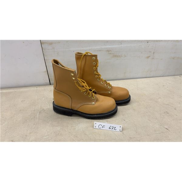 On Guard Tan Leather Lace-Up Work Boots with Black Rubber Soles, Sz 6