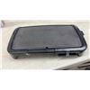 Image 4 : Black+Decker 8-Serving Nonstick Electric Griddle and President's Choice 13-Piece Baking Tool Set