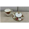 Image 4 : Royal Albert Old Country Roses Bone China Butter Dish, Teacups, Creamer, and More