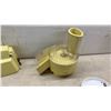 Image 10 : Oster Imperial Kitchen Center with Mixing Bowls, Beaters, Food Processor Attachments, and More